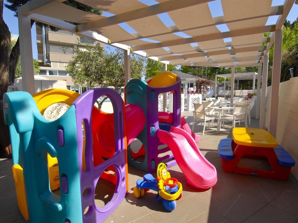Hotel Pacific Cattolica Eksteriør bilde
