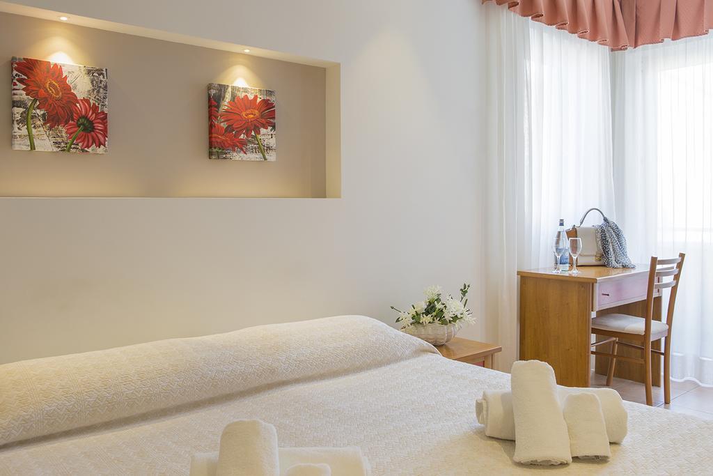 Hotel Pacific Cattolica Eksteriør bilde