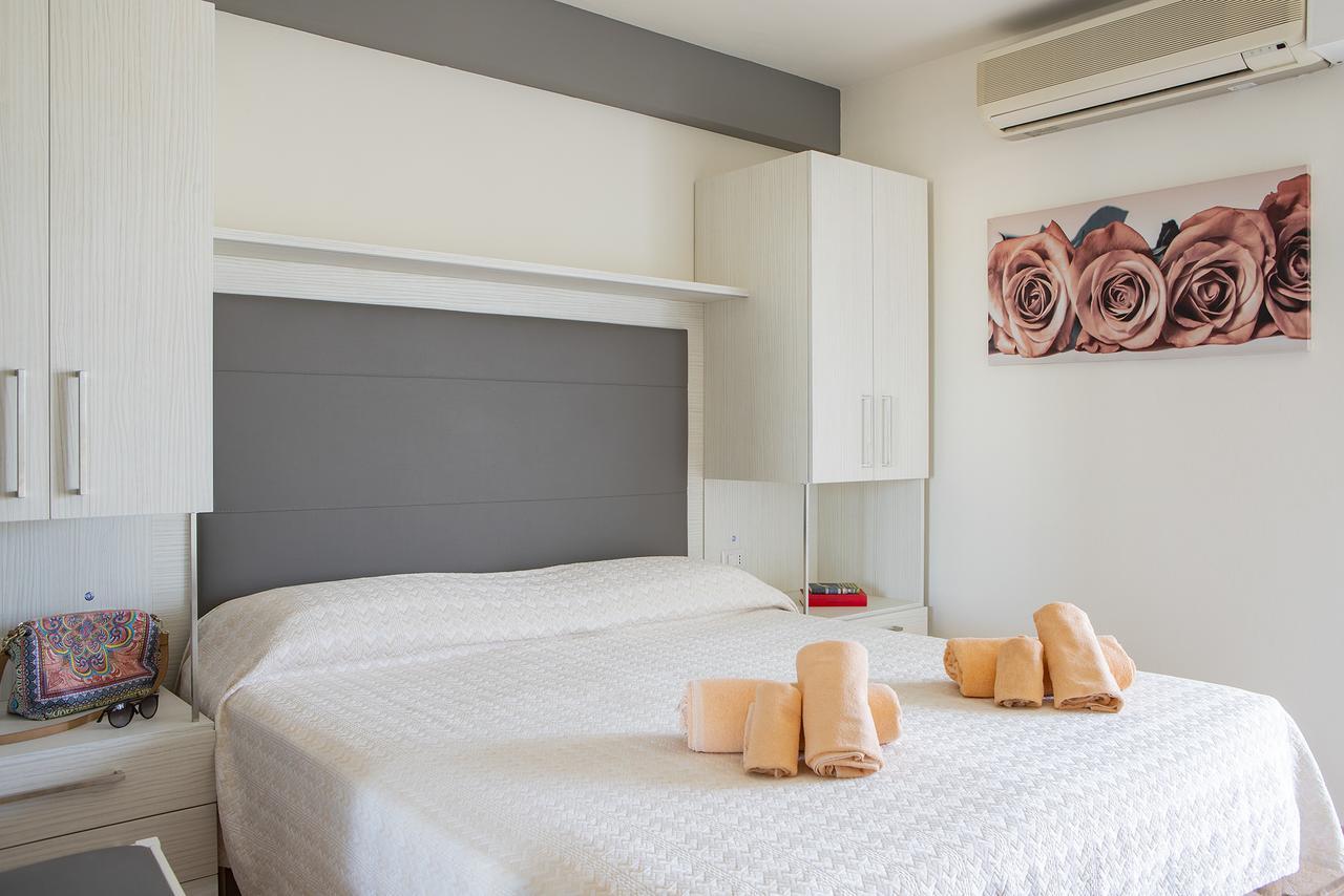 Hotel Pacific Cattolica Eksteriør bilde