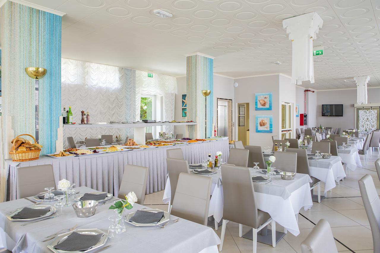 Hotel Pacific Cattolica Eksteriør bilde